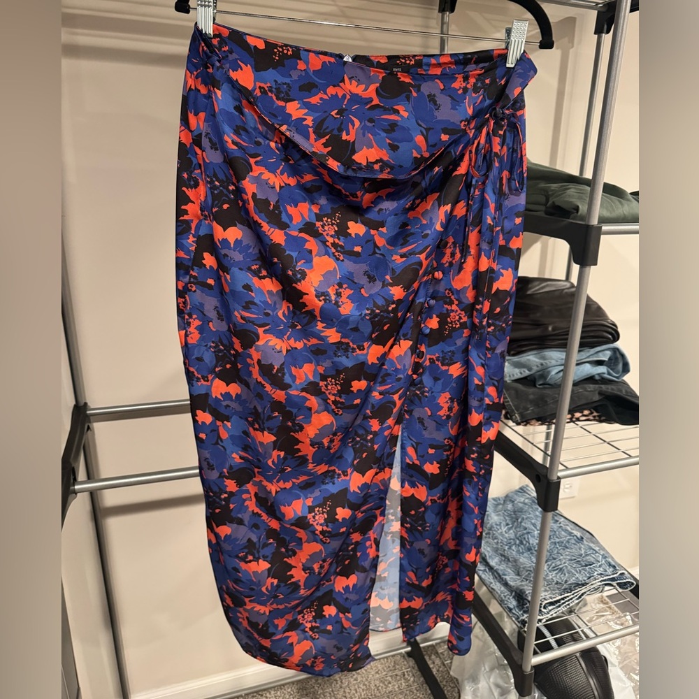 Multi Color Pattern Button split Midi Skirt